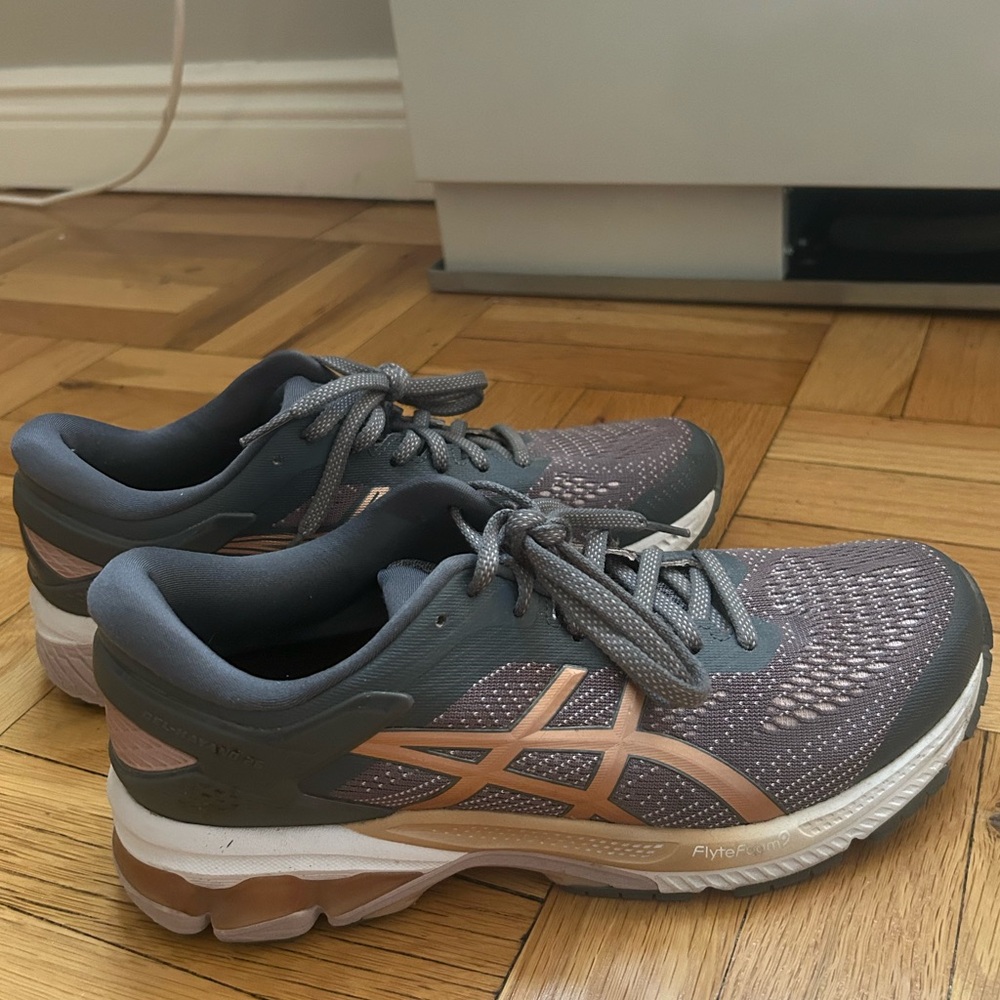 ASICS Women’s GEL-KAYANO 26 Grey, Copper, White size 10
